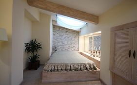 Park-Hotel Butenko Stable